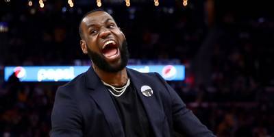LeBron James Scores Big Payday After Resigning With Lakers To Play For Two More Seasons - www.justjared.com