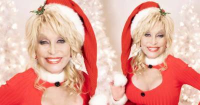 Dolly Parton dresses as Mrs Claus for Christmas In Rockefeller Center - www.msn.com