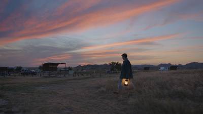 How ‘Nomadland’ Cinematographer Joshua James Richards Utilized the ‘Magic Hour’: ‘It’s God’s Best Light’ - variety.com