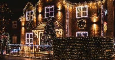 Dazzling 'winter wonderland' house in Tameside raises £2,000 in one week for children’s charity - www.manchestereveningnews.co.uk