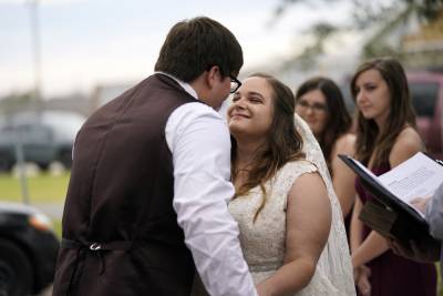 Hurricanes, virus can't stop Louisiana couple's wedding - www.foxnews.com - state Louisiana - Lake