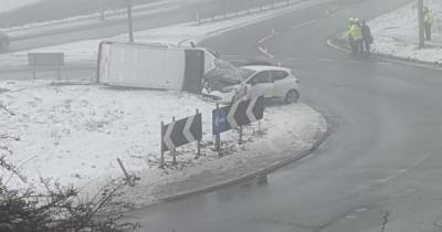 East Lancs Road partly closed after icy weather conditions cause crashes - www.manchestereveningnews.co.uk - Manchester