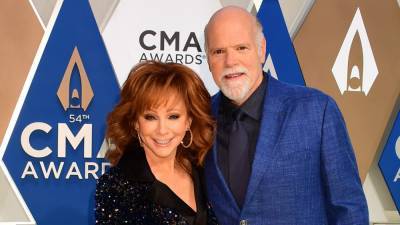 Reba McEntire shares snapshot with beau Rex Linn and her pet donkey: 'Here is Poncho' - www.foxnews.com