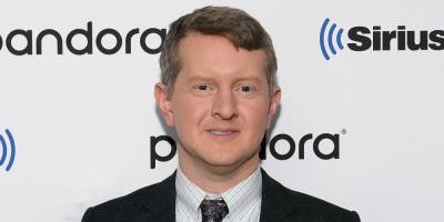 'Jeopardy!' Champ Ken Jennings Apologizes for Past 'Insensitive' Tweets - www.justjared.com