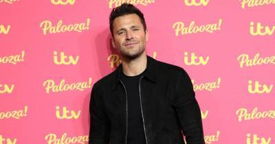Mark Wright urges his fans to 'stay safe' after his family and close friends contract coronavirus - www.ok.co.uk
