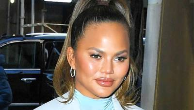 Chrissy Teigen Reveals The Book That Inspired Her Sobriety: I’ve Been Clean ‘Ever Since’ - hollywoodlife.com