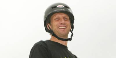 Tony Hawk Goes Viral With Funny COVID-19 Testing Story - www.justjared.com