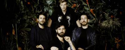Foals’ Edwin Congreave argues that many musicians should “just stop touring” to save the environment - completemusicupdate.com
