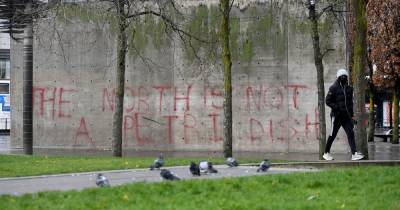 The person behind 'the north is not a petri dish' message on Piccadilly Gardens wall has done it again - www.manchestereveningnews.co.uk