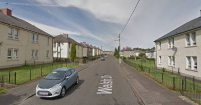Cops hunt two men after man left with serious injuries following brutal bladed assault - www.dailyrecord.co.uk