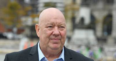 Liverpool mayor Joe Anderson released on bail after being arrested in bribery and witness intimidation inquiry - www.manchestereveningnews.co.uk