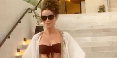 Kate Beckinsale, 47, Looks Regal And Ripped As She Descends A Staircase In A Bikini - www.marieclaire.com