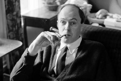 Roald Dahl’s family quietly issues apology for late author’s anti-Semitism - nypost.com