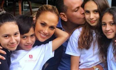 Jennifer Lopez shares adorable photo of twins Emme and Max inside their stylish home - hellomagazine.com - New York