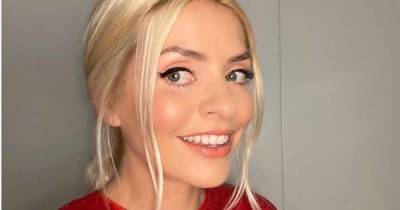 Holly Willoughby wows This Morning fans in glitzy, figure-hugging dress - www.msn.com