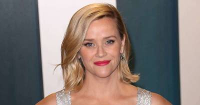 Reese Witherspoon’s sentimental Christmas tree is too cute - www.msn.com