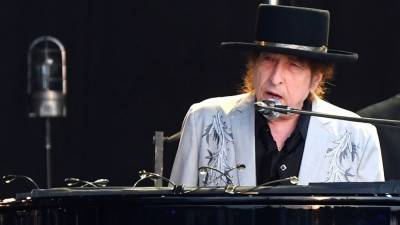 Bob Dylan Sells His Entire Music Catalog for an Estimated $300 Million - www.etonline.com