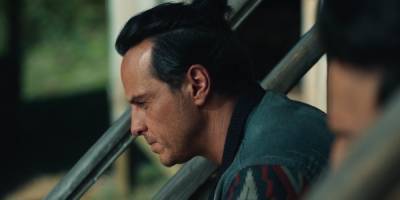Andrew Scott's Top Knot on 'His Dark Materials' Is So Sexually Confusing, Please Help - www.cosmopolitan.com