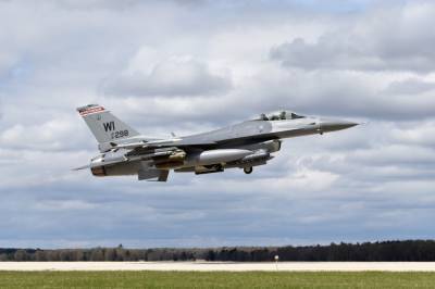 F-16 fighter jet crashes in Michigan’s Upper Peninsula - www.foxnews.com - Wisconsin - Michigan
