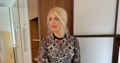 Holly Willoughby leaves fans speechless in stunning sequin dress on This Morning - copy her look from £14 - www.ok.co.uk