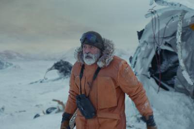 The Midnight Sky Review: George Clooney Waits Out Earth's Last Days in Bleak but Good Netflix Sci-Fi Film - www.tvguide.com