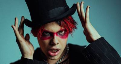 Yungblud on his new album Weird!, his "barmy" chart success and the return of rock 'n roll: Interview - www.officialcharts.com