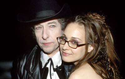 Fiona Apple discusses playing piano on Bob Dylan’s ‘Murder Most Foul’: “I’m very underqualified for this job” - www.nme.com