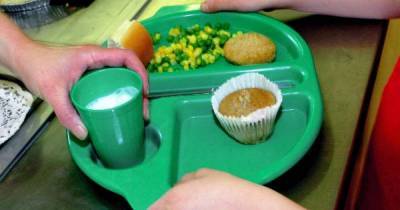 Co-op extends school meal voucher scheme over summer holidays as pressure for government U-turn mounts - www.manchestereveningnews.co.uk