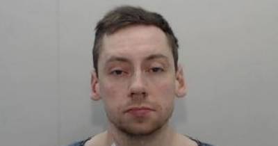 Paedophile who blackmailed boy online hid phone down toilet and tried to cut his own throat when police turned up - www.manchestereveningnews.co.uk