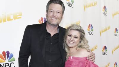 Blake Shelton 'supportive' of Kelly Clarkson amid her split from Brandon Blackstock: report - www.foxnews.com - USA