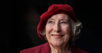 Dame Vera Lynn dead: We'll Meet Again singer dies aged 103 - www.ok.co.uk - Britain