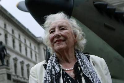 Vera Lynn - Vera Lynn, World War II Forces’ Sweetheart singer, dead at 103 - nypost.com - Britain - London