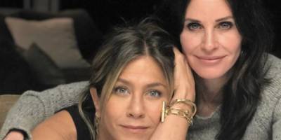 Jennifer Aniston Sent Courteney Cox the Sweetest Message For Her 56th Birthday - www.marieclaire.com