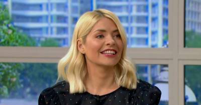 Holly Willoughby recalls encounter with Dame Vera Lynn as a young girl - www.msn.com
