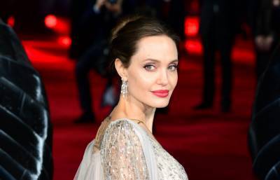 Angelina Jolie Talks Refugee Crisis In Powerful Piece, Points Out Millions Are Being Deprived Of Their ‘Rights, Liberty & Physical Safety’ - etcanada.com