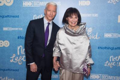 Anderson Cooper Pens Heartfelt Tribute To Mom Gloria Vanderbilt On 1st Anniversary Of Her Death - etcanada.com - county Anderson - county Cooper