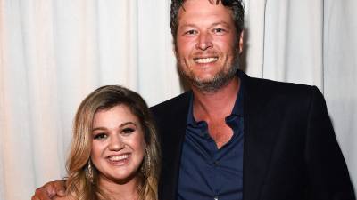 Kelly Clarkson Is Leaning on Blake Shelton Amid Her Divorce From His Manager - stylecaster.com