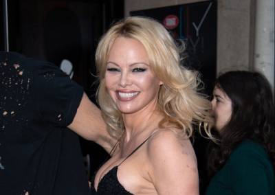 Pamela Anderson Debuts Collab With Luxury Vegan Handbag Line Ashoka Paris - etcanada.com - France - city Anderson