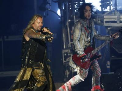 Motley Crue comeback tour with Def Leppard and Poison all set for 2021 - torontosun.com - USA - Florida - Tennessee - city Jacksonville, state Florida
