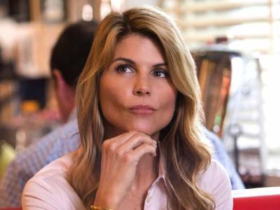 Lori Loughlin Is Terrified She’ll Catch COVID-19 While In Prison - celebrityinsider.org