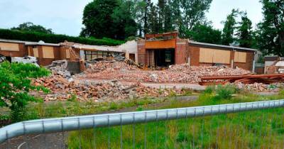 Demolition gets back underway at a former Dumfries school building - www.dailyrecord.co.uk