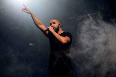 Drake Shows Off Lavish Toronto Mansion During Impressive Game Of Cornhole - etcanada.com