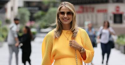 Pregnant Vogue Williams has wardrobe malfunction as she forgets to do up zip on her dress - www.ok.co.uk