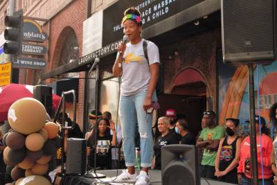 Tiffany Haddish Speaks At Juneteenth Protest, Advises Black People To ‘Be A Real American’ By Owning Land - etcanada.com - USA