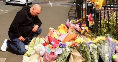 Devastated dad weeps on Father's Day at tribute to his three 'little angels' killed in flat fire - www.dailyrecord.co.uk