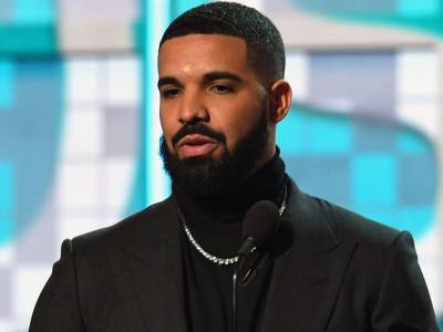Drake debuts photo of his son on Father's Day - canoe.com