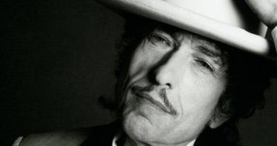 Bob Dylan on track for ninth UK Number 1 album with Rough And Rowdy Ways - www.officialcharts.com - Britain - USA