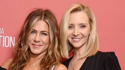Jennifer Aniston and Lisa Kudrow Reminisce Over First 'Friends' Table Read - www.etonline.com