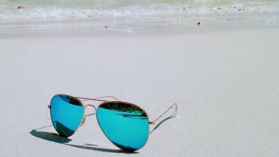 The Best Ray Ban Sunglasses Deals From the Amazon Summer Sale - www.etonline.com
