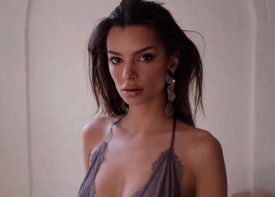 Emily Ratajkowski Puts Her Curves On Full Display In Livincool Two-Piece Bathing Suit - celebrityinsider.org